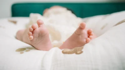 newborn baby feet