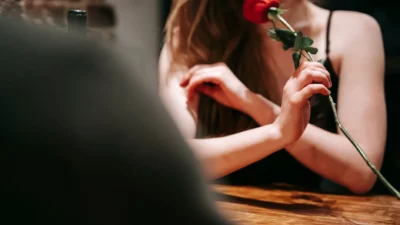 couple anniversary roses